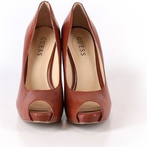 Guess peep toe heels 👠